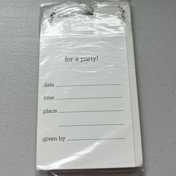 Vintage Teddy Bear Skiing Party Invites Pack of 8 invitation cards - Picture 2 of 2